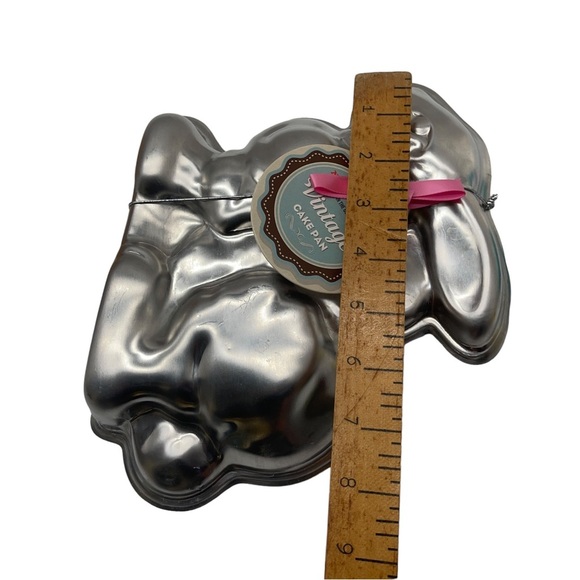 Nordic Ware 3D Aluminum Stand Up Rabbit Cake Pan Easter Bunny Vintage Inspired - Picture 3 of 12